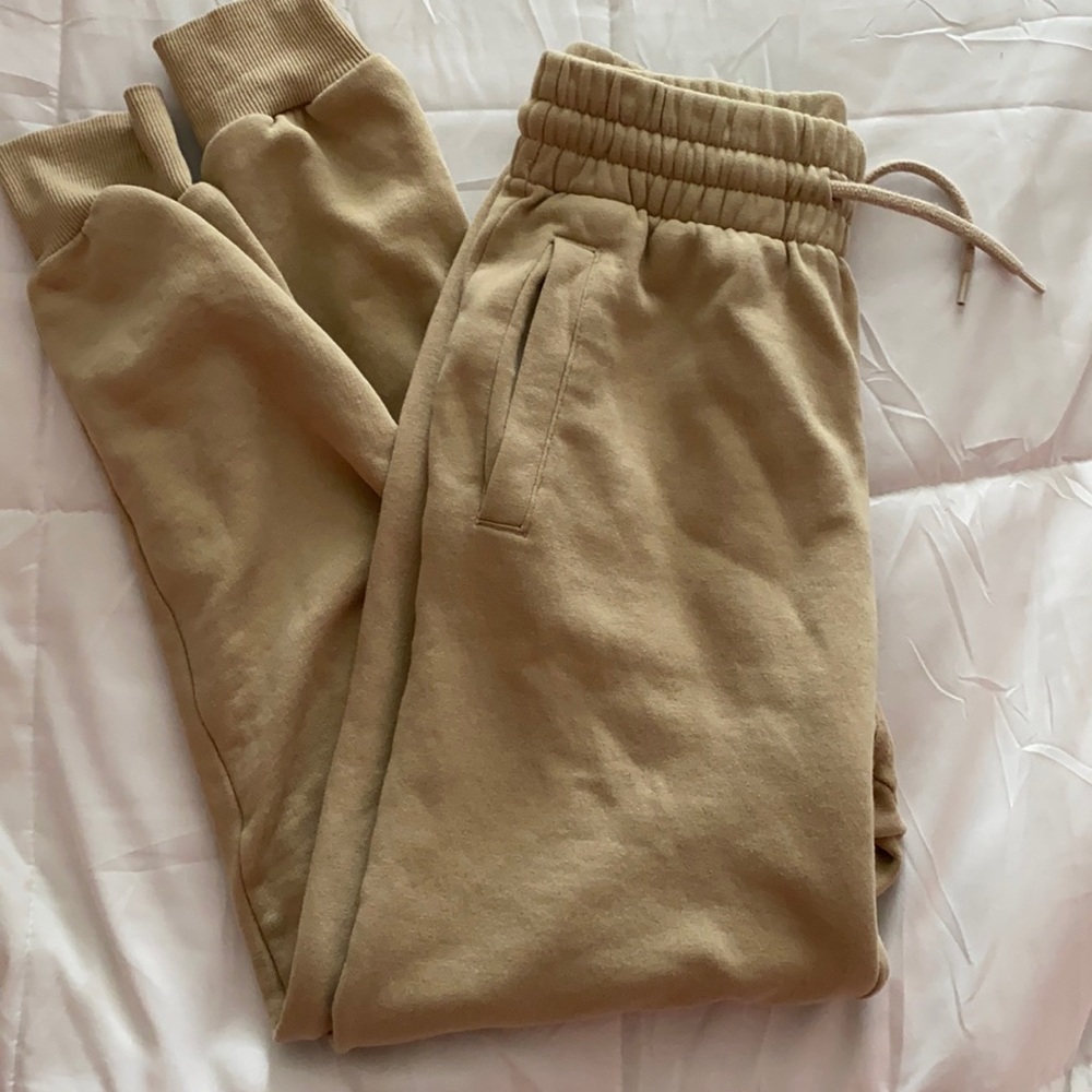 Men’s beige sweat pants